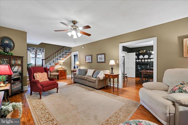 11 UNION AVE, New Holland, PA 17557