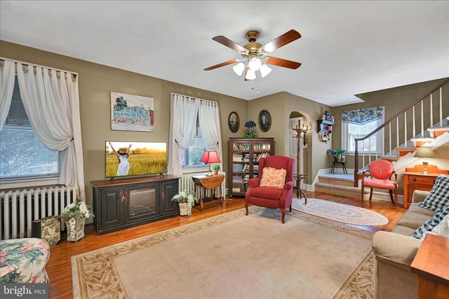 11 UNION AVE, New Holland, PA 17557