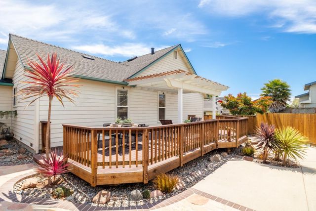 1415 Chanticleer Avenue, Santa Cruz, CA 95062