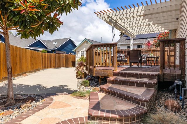 1415 Chanticleer Avenue, Santa Cruz, CA 95062