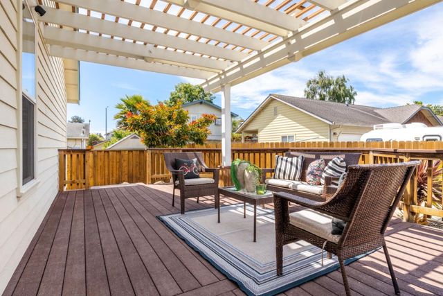 1415 Chanticleer Avenue, Santa Cruz, CA 95062