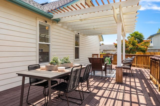 1415 Chanticleer Avenue, Santa Cruz, CA 95062