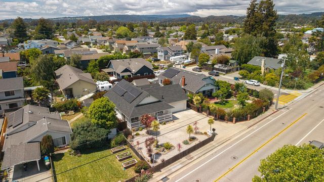 1415 Chanticleer Avenue, Santa Cruz, CA 95062