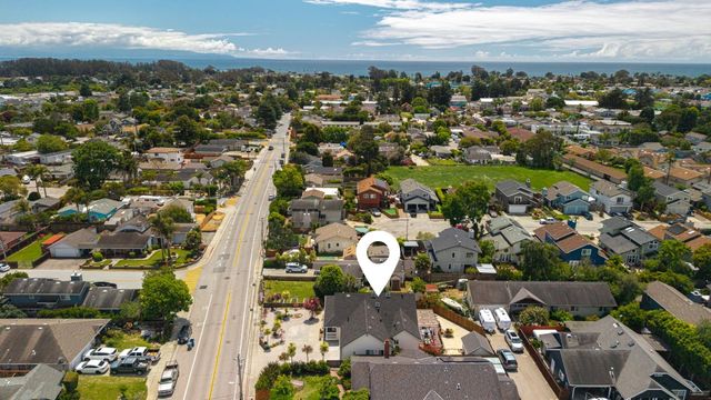 1415 Chanticleer Avenue, Santa Cruz, CA 95062