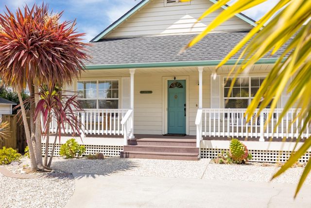 1415 Chanticleer Avenue, Santa Cruz, CA 95062