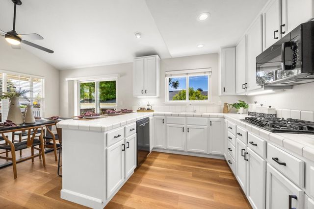 1415 Chanticleer Avenue, Santa Cruz, CA 95062