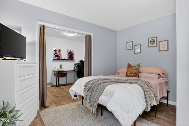 19 Barkwood Lane, Clifton Park, NY 12065