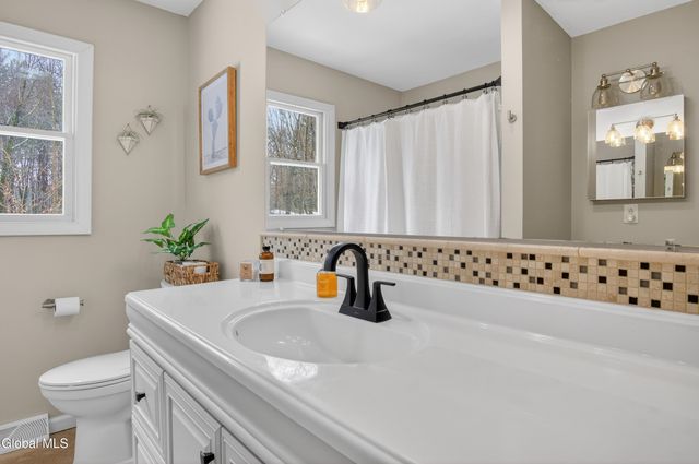 19 Barkwood Lane, Clifton Park, NY 12065