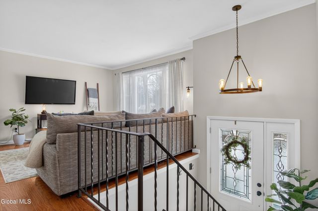 19 Barkwood Lane, Clifton Park, NY 12065