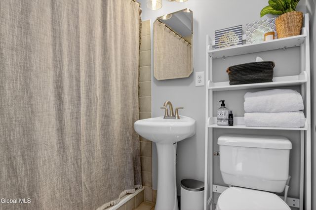 19 Barkwood Lane, Clifton Park, NY 12065