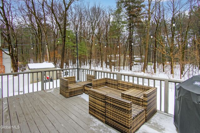 19 Barkwood Lane, Clifton Park, NY 12065