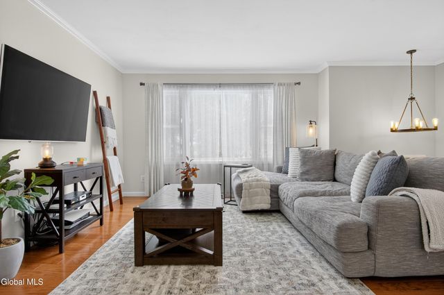 19 Barkwood Lane, Clifton Park, NY 12065