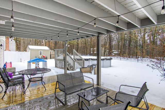 19 Barkwood Lane, Clifton Park, NY 12065