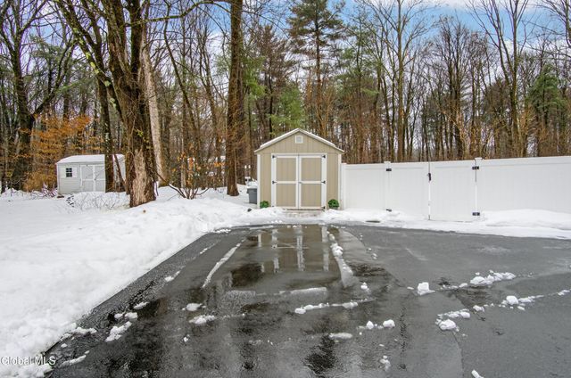 19 Barkwood Lane, Clifton Park, NY 12065