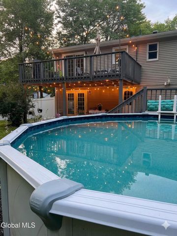 19 Barkwood Lane, Clifton Park, NY 12065