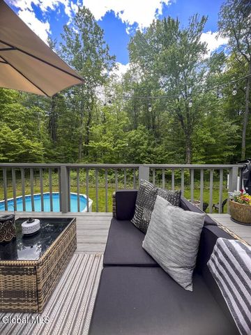 19 Barkwood Lane, Clifton Park, NY 12065