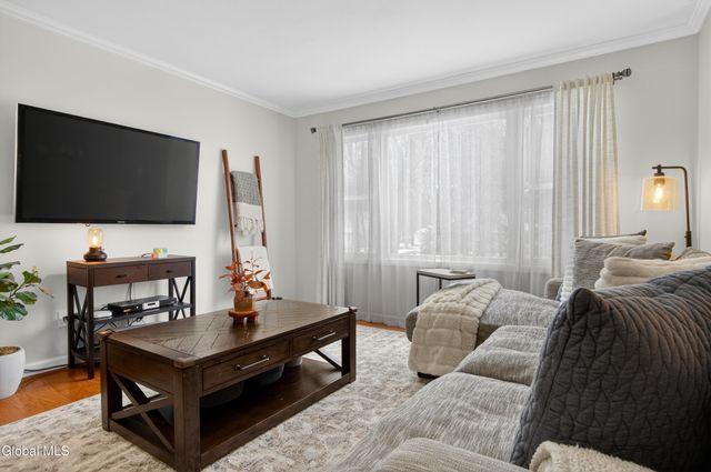 19 Barkwood Lane, Clifton Park, NY 12065