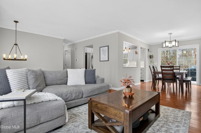 19 Barkwood Lane, Clifton Park, NY 12065