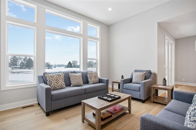 10137 Strawberry Lane, Zeeland, MI 49464