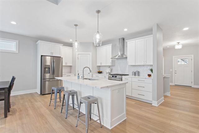 10137 Strawberry Lane, Zeeland, MI 49464