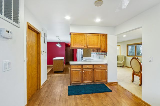 132 Tanglewood Drive, Elk Grove Village, IL 60007