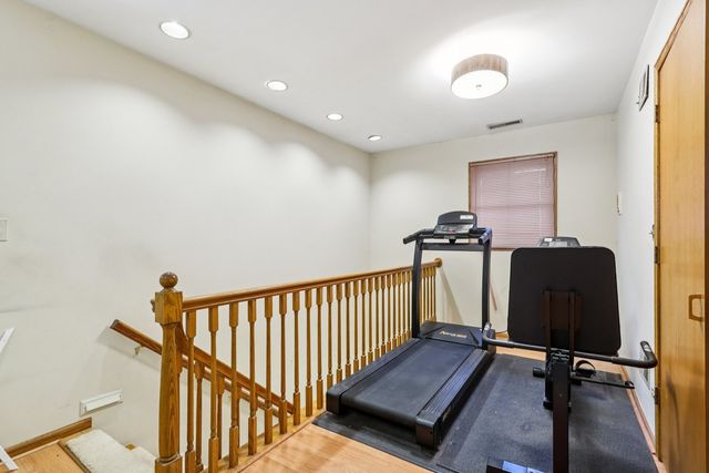 132 Tanglewood Drive, Elk Grove Village, IL 60007