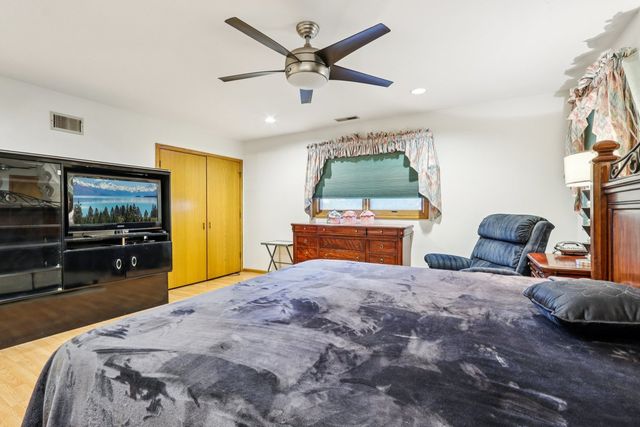 132 Tanglewood Drive, Elk Grove Village, IL 60007