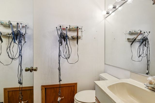 132 Tanglewood Drive, Elk Grove Village, IL 60007