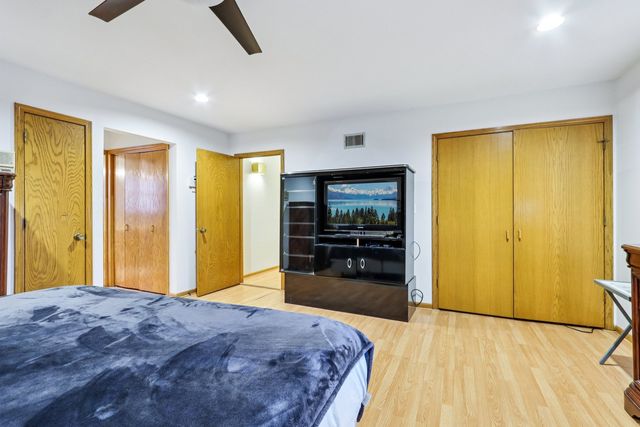 132 Tanglewood Drive, Elk Grove Village, IL 60007