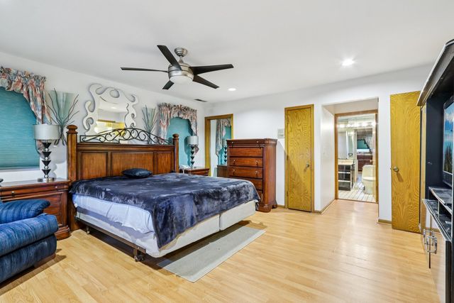 132 Tanglewood Drive, Elk Grove Village, IL 60007