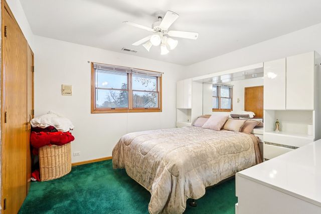 132 Tanglewood Drive, Elk Grove Village, IL 60007