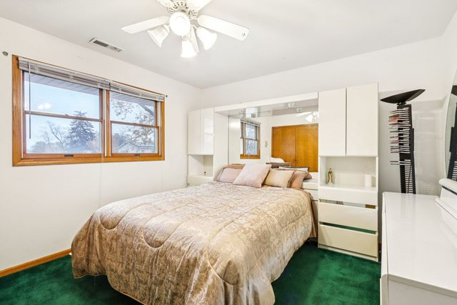 132 Tanglewood Drive, Elk Grove Village, IL 60007