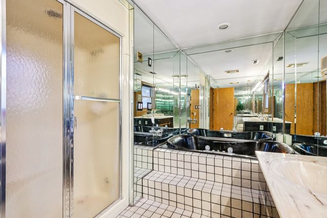 132 Tanglewood Drive, Elk Grove Village, IL 60007