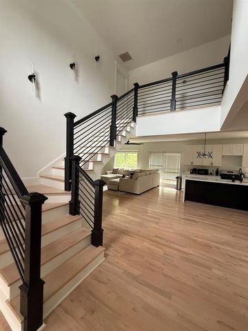 35 Parkview Trace Pass SW, Lilburn, GA 30047