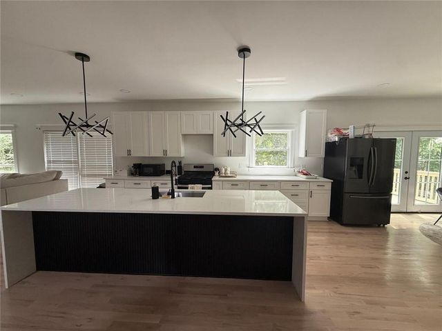 35 Parkview Trace Pass SW, Lilburn, GA 30047
