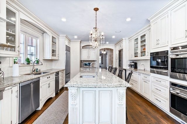 115 Aspen Ave, Newton, MA 02466