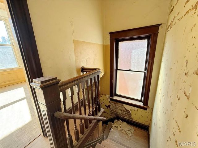 3949 Palm Street, St Louis, MO 63107