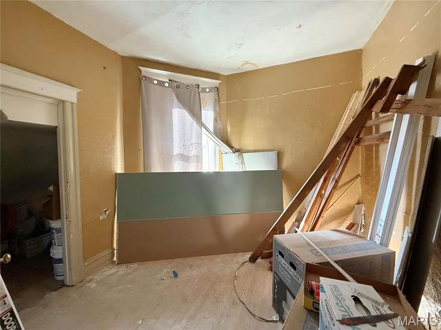 3949 Palm Street, St Louis, MO 63107