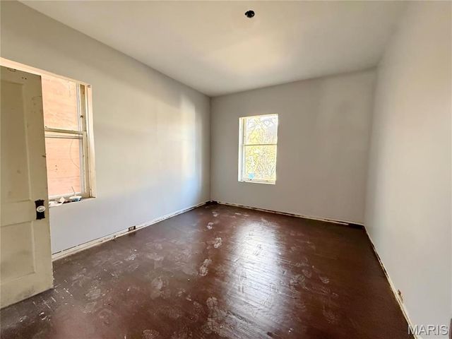 3949 Palm Street, St Louis, MO 63107