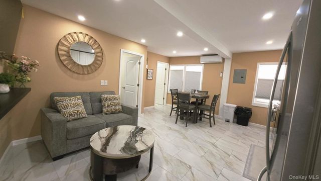 124-05 Jamaica Avenue 2F, Richmond Hill, NY 11418