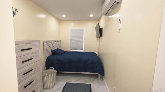 124-05 Jamaica Avenue 2F, Richmond Hill, NY 11418