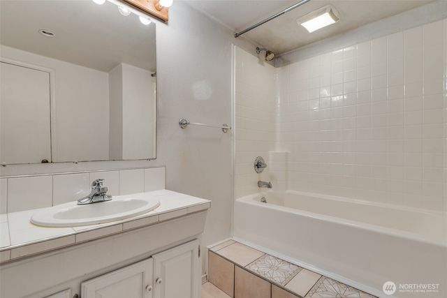 414 W Wyandotte Avenue, Shelton, WA 98584