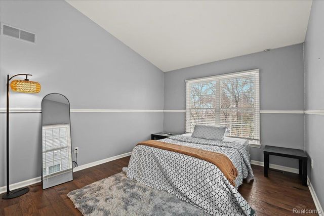 1174 Horseshoe Drive, South Lyon, MI 48178