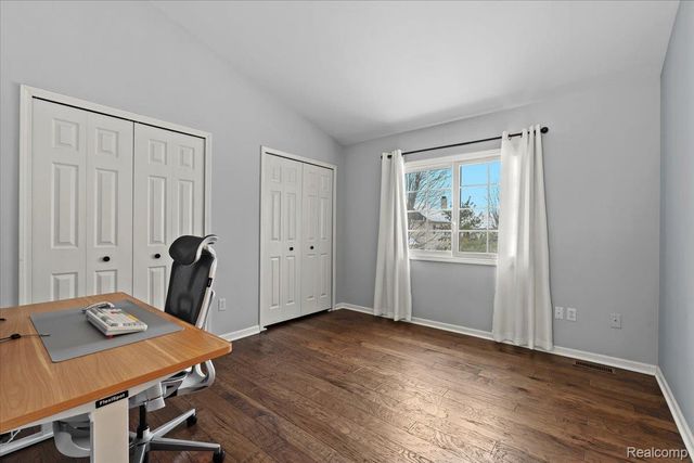 1174 Horseshoe Drive, South Lyon, MI 48178