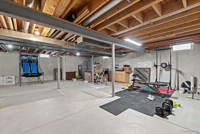 1174 Horseshoe Drive, South Lyon, MI 48178