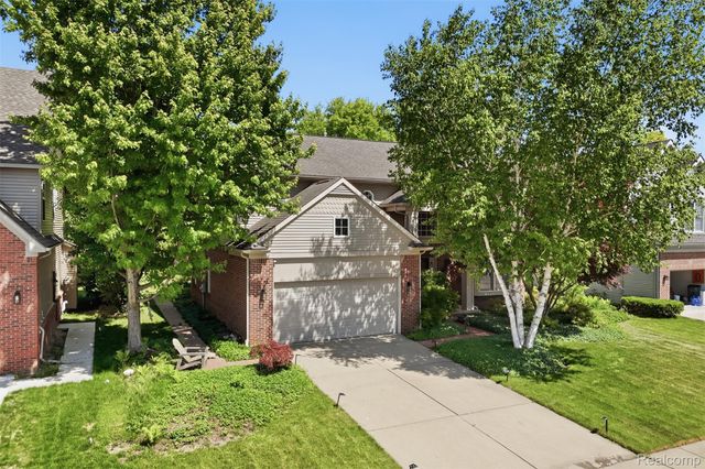 1174 Horseshoe Drive, South Lyon, MI 48178