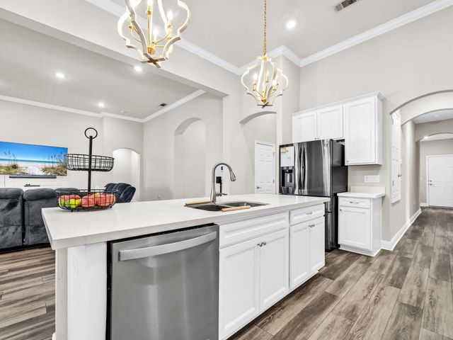 1056 Brushed Dune Circle, Freeport, FL 32439