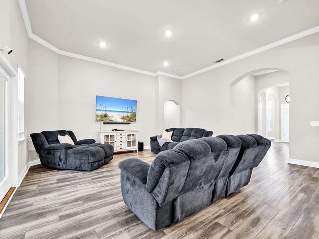 1056 Brushed Dune Circle, Freeport, FL 32439