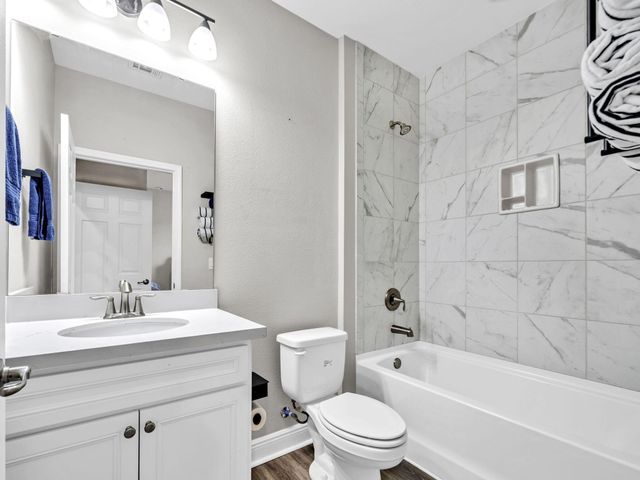 1056 Brushed Dune Circle, Freeport, FL 32439