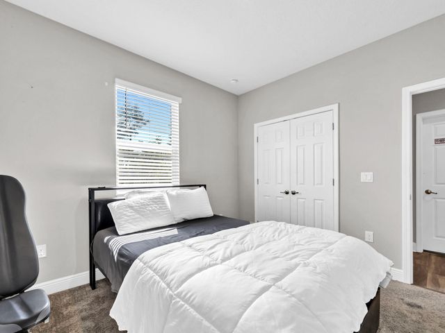 1056 Brushed Dune Circle, Freeport, FL 32439